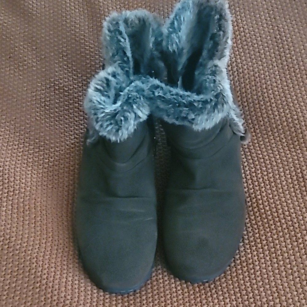Khombu All Weather Bootie